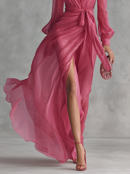 Vestido de gasa rosa con cuello en V