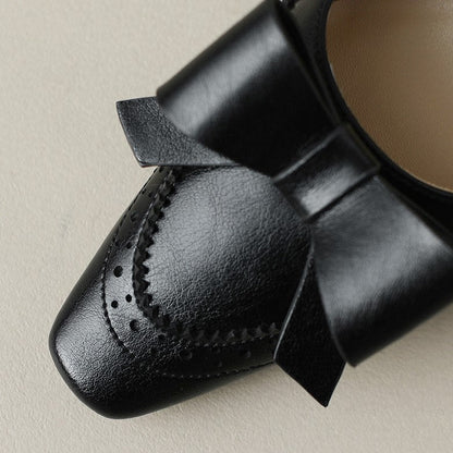 Célora | Zapatos de salón con correa de cuero